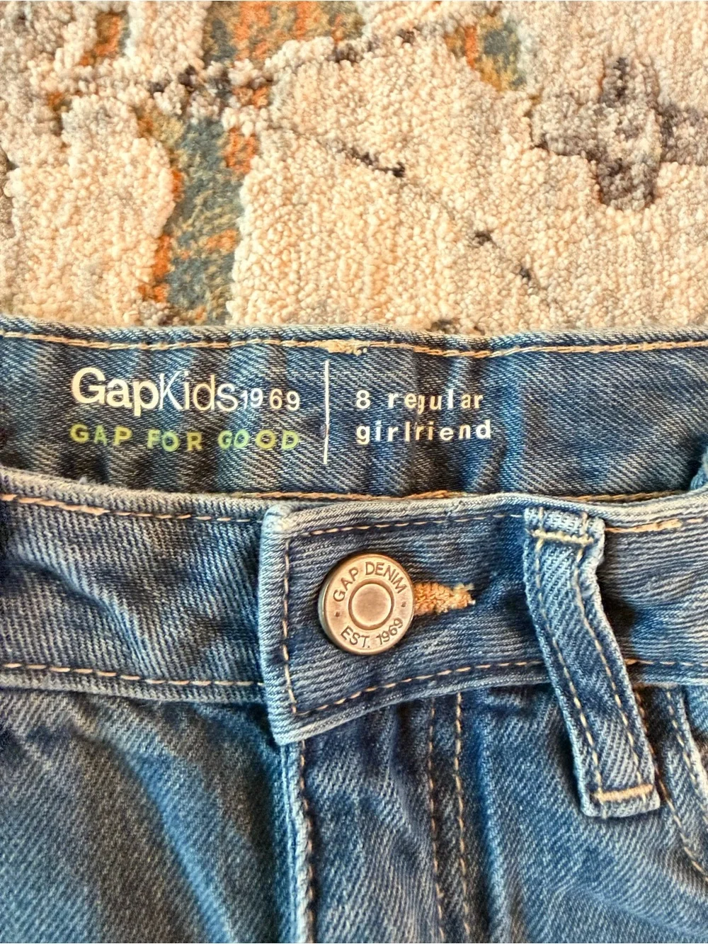 GAP Straight Leg Jeans with White Flower Appliqué Details